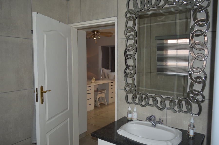 3 Bedroom Property for Sale in Flamwood North West